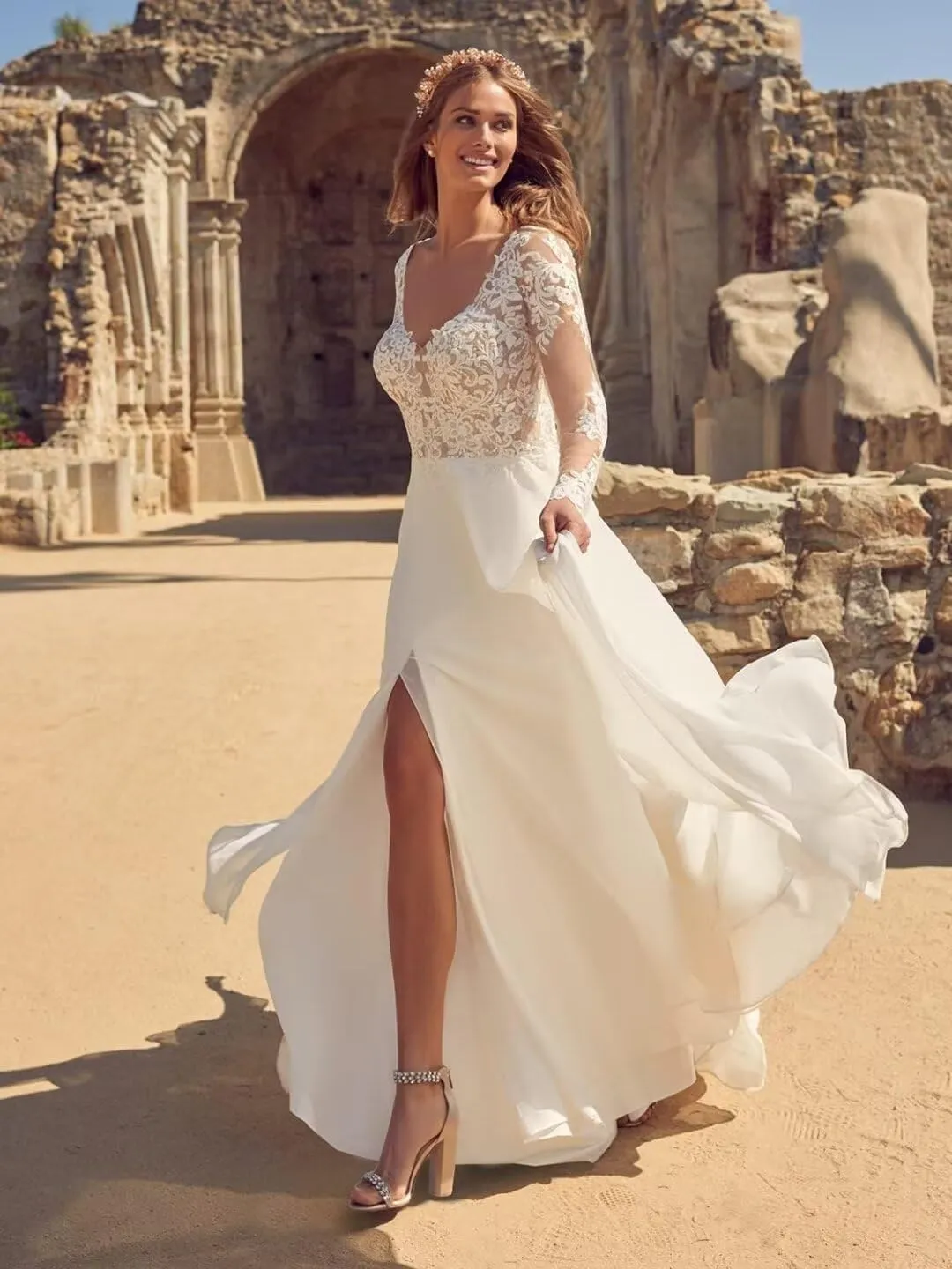 Beach Boho Wedding Dresses for Bride 2025 Sexy V Neck Bridal Dress for Women Lace Appliqued Long Ball Gown with Train