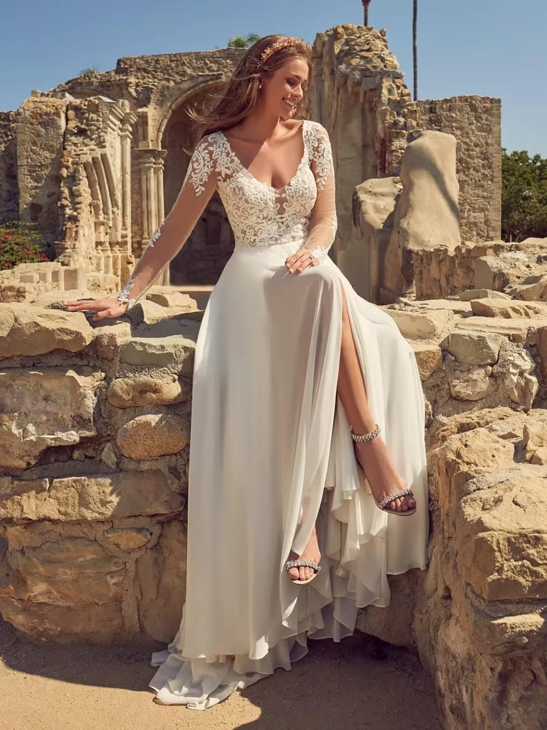 Beach Boho Wedding Dresses for Bride 2025 Sexy V Neck Bridal Dress for Women Lace Appliqued Long Ball Gown with Train
