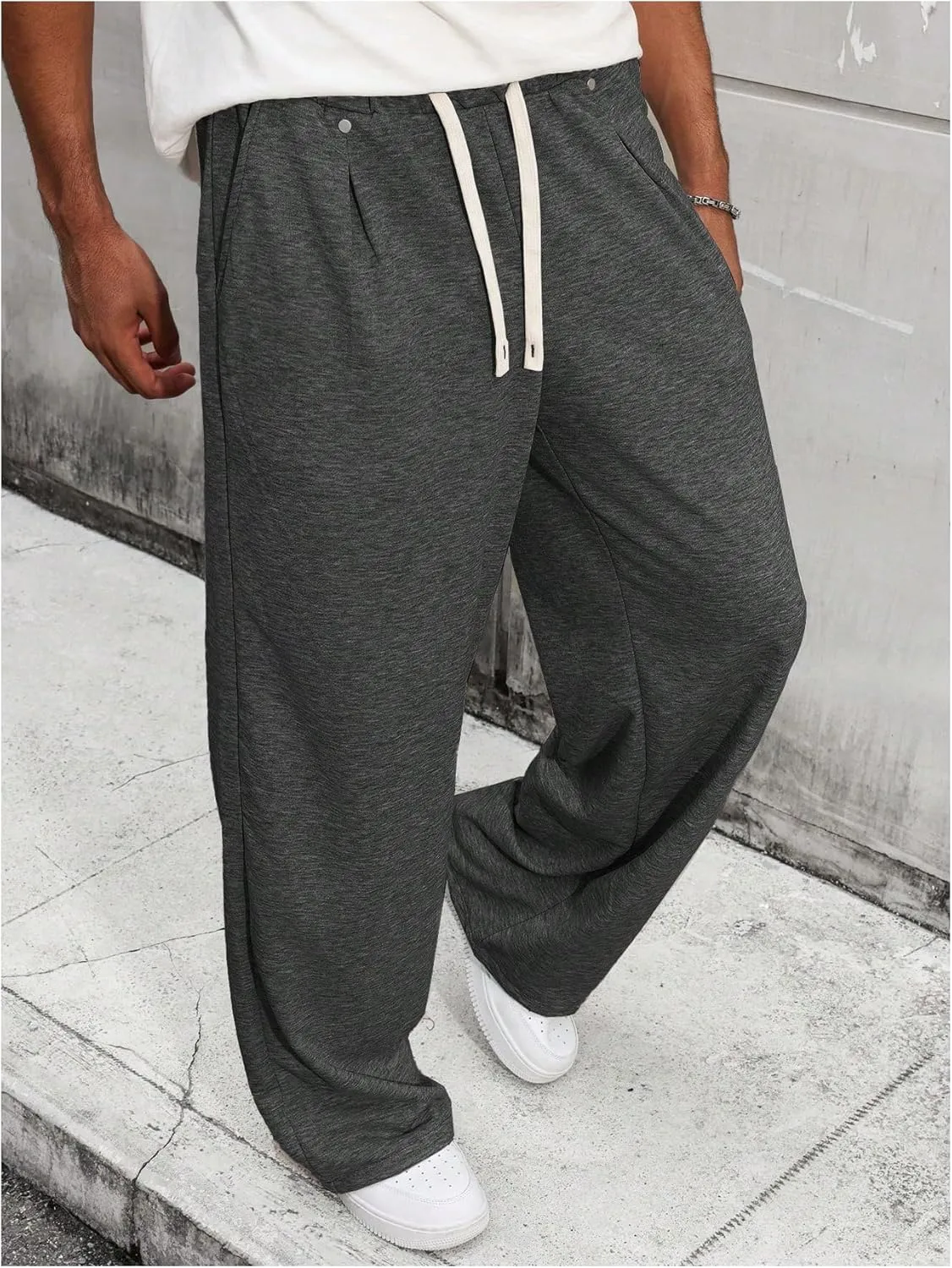 Men's Drawstring Waist Baggy Sweatpants Straight Leg Long Sports Track Pants with Pockets