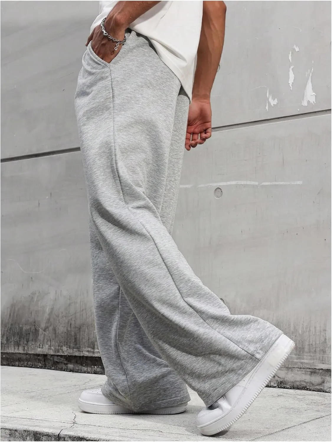 Men's Drawstring Waist Baggy Sweatpants Straight Leg Long Sports Track Pants with Pockets