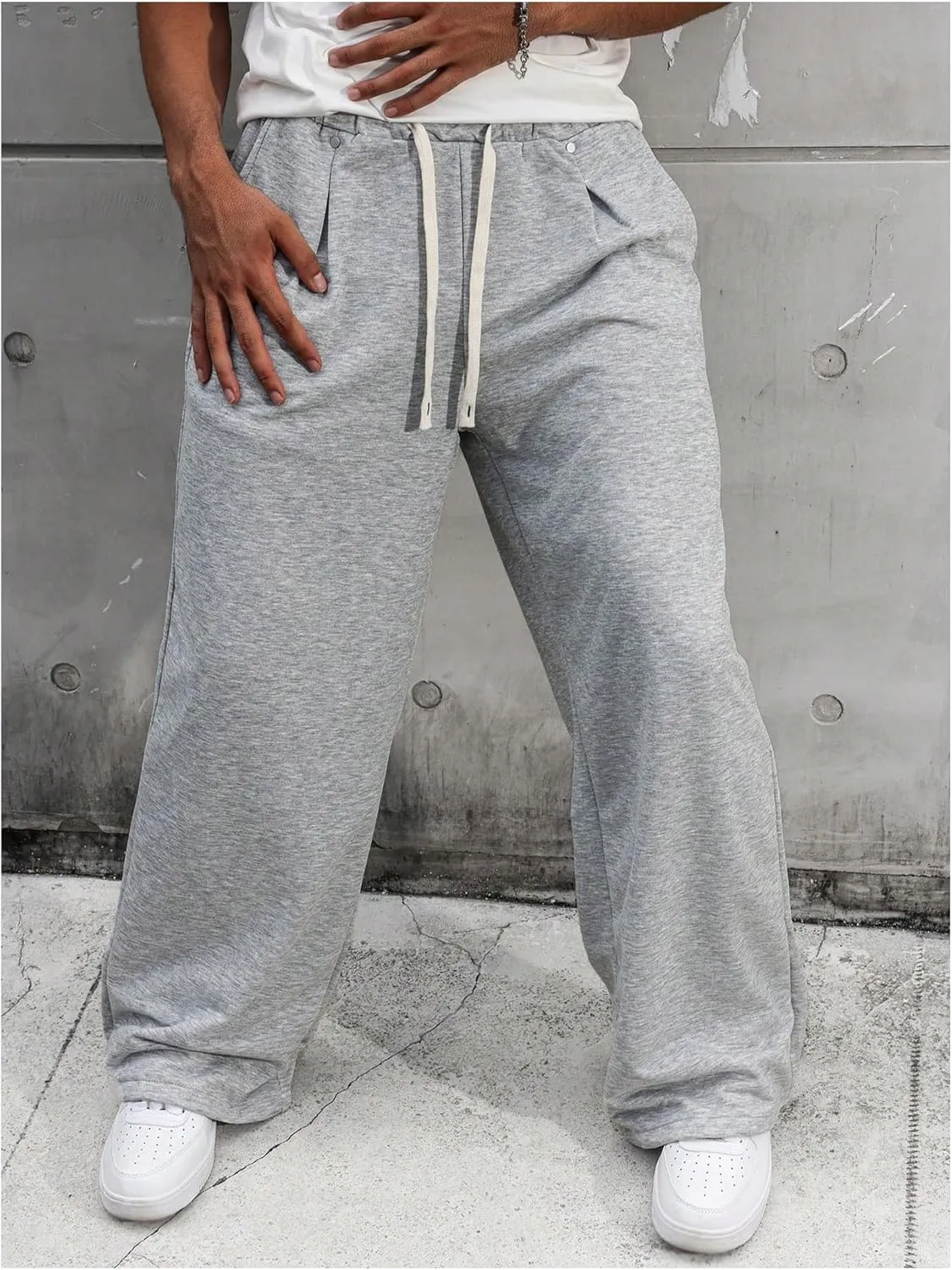 Men's Drawstring Waist Baggy Sweatpants Straight Leg Long Sports Track Pants with Pockets