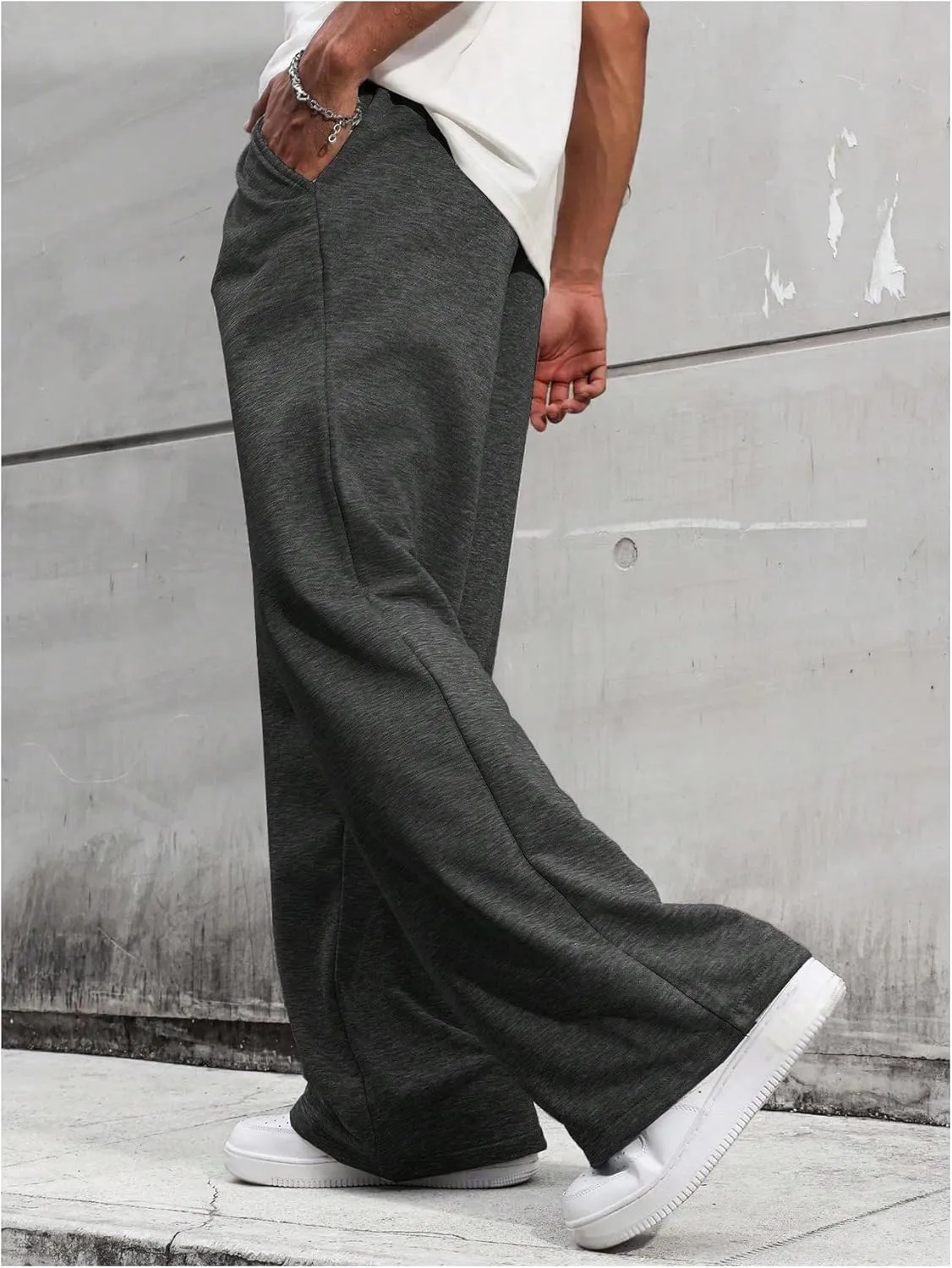 Men's Drawstring Waist Baggy Sweatpants Straight Leg Long Sports Track Pants with Pockets
