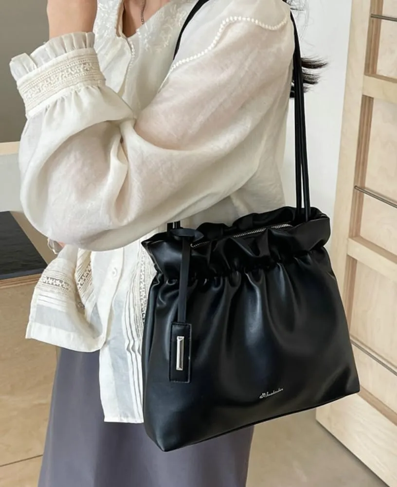 Trendy Bucket Shoulder Bag for Women Small Pleated Purses Handbags Tote Bag Ladies Designer Top Handle Satchels